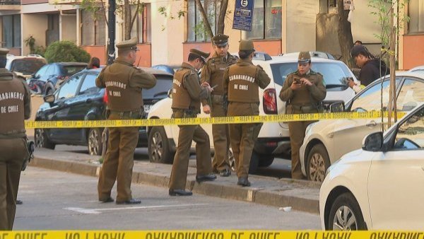 Comuna de Santiago: Encuentran el cuerpo sin vida de adolescente en la vía pública

