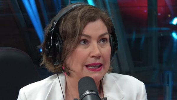 Javiera Contador: "La gracia del stand up es reírnos de nuestras desgracias"
