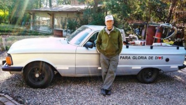 <p>Edmundo Ramos</p>¡Un genio!: Hizo funcionar su camioneta con agua y desechos
