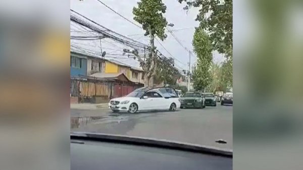 Custodiada por carabineros: así fue la llegada de la carroza fúnebre de la 'narco reina' a Peñaflor