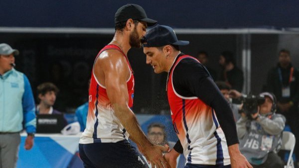 Primos Grimalt caen ante Brasil e irán por el bronce en el vóleibol playa