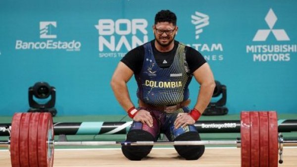 “Pensé que era mi último levantamiento": Pesista creía que había perdido la medalla de oro y terminó ganando por solo 1kg