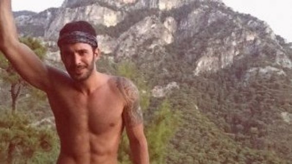 Quién es Baris Arduç el protagonista de “Amor en Juego”, la nueva teleserie de TVN

