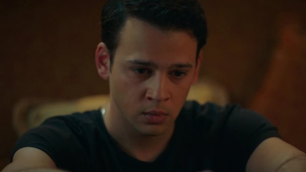 Todo por mi familia - T1E280 | El descubrimiento de Ogulcan
