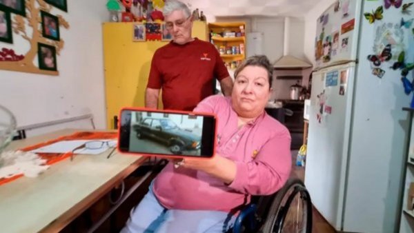 Robaron auto de mujer en situación de discapacidad cuando fue al hospital: "Me arruinaron la vida"