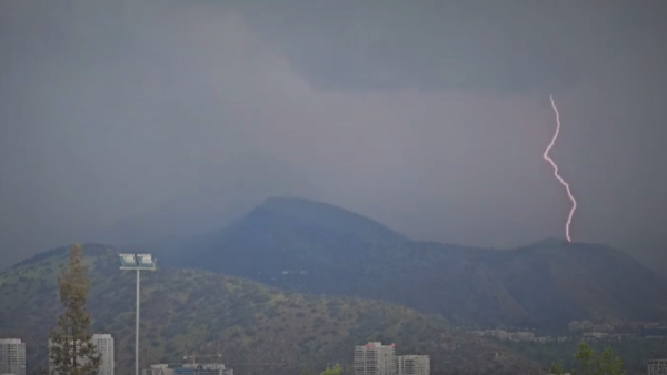 Tormentas eléctricas en Santiago: actualizan Alerta Temprana por “granizos y fuertes rachas de viento”
