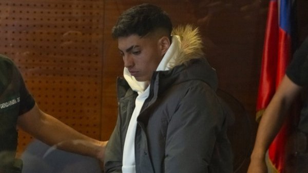 Prisión preventiva para Jordhy Thompson: los dos cargos que le imputan al delantero