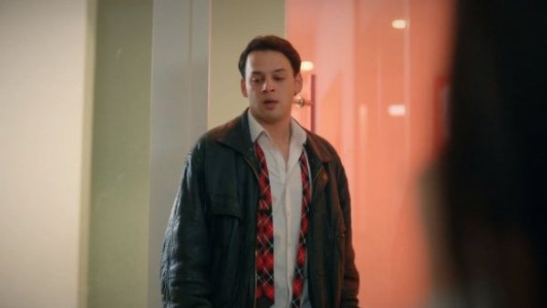 Todo por mi familia - T1E281 | Ogulcan enfrenta a Susen
