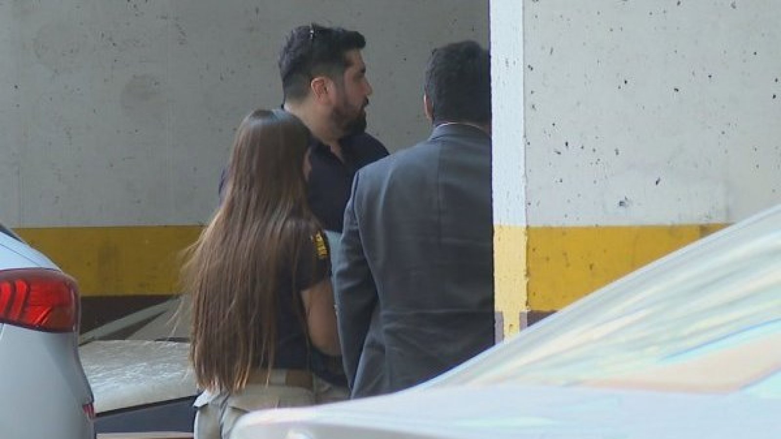 Hallan cuerpo sin vida al interior de departamento en Santiago Centro
