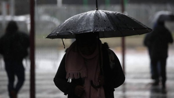 Lluvia en Santiago: revisa en qué sectores de la región Metropolitana lloverá este viernes