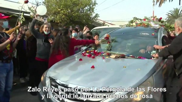 Así se imaginaba Zalo Reyes su funeral: "Lanzando ramitos de violetas"
