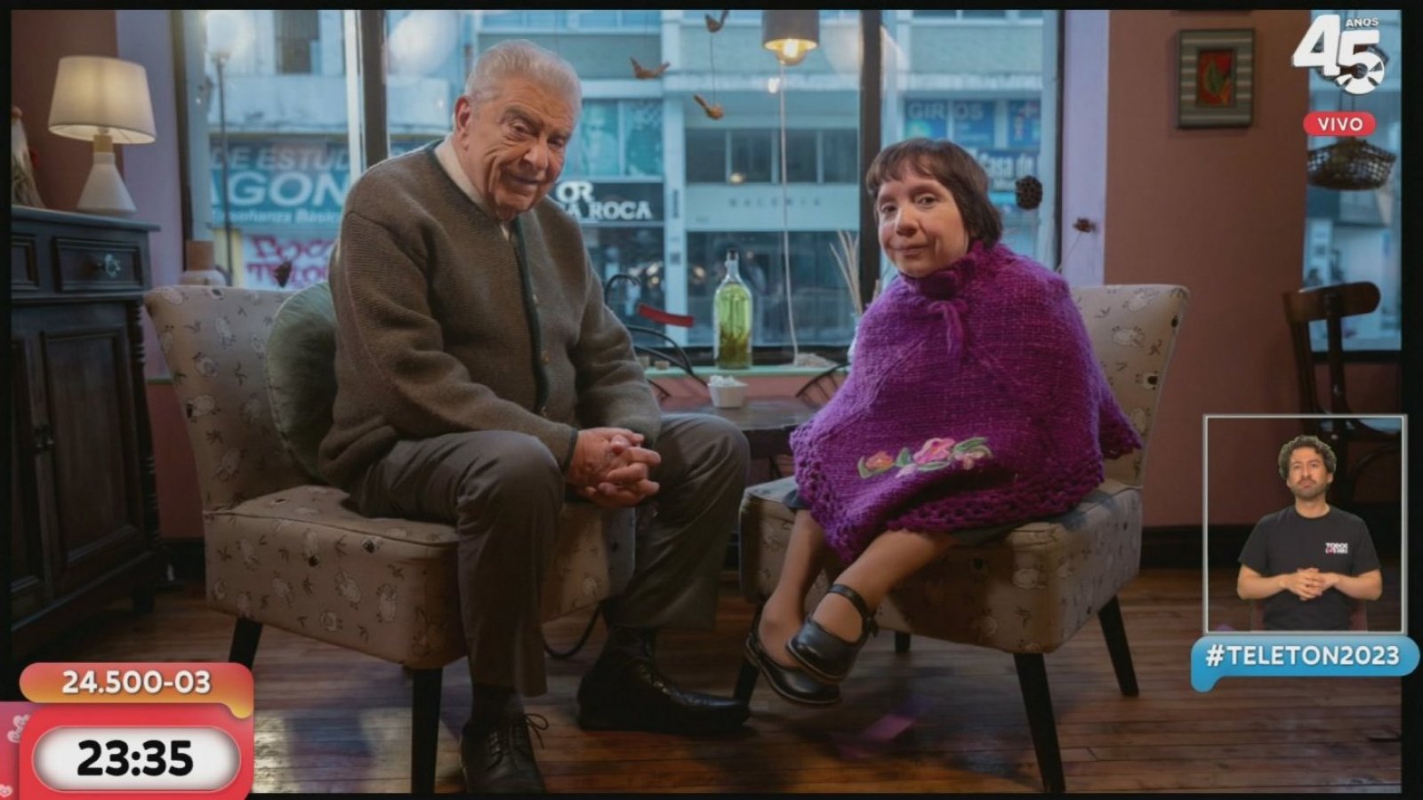 Recordamos la historia de Ema Barrientos que emocionó a la Teletón hace 44 años
