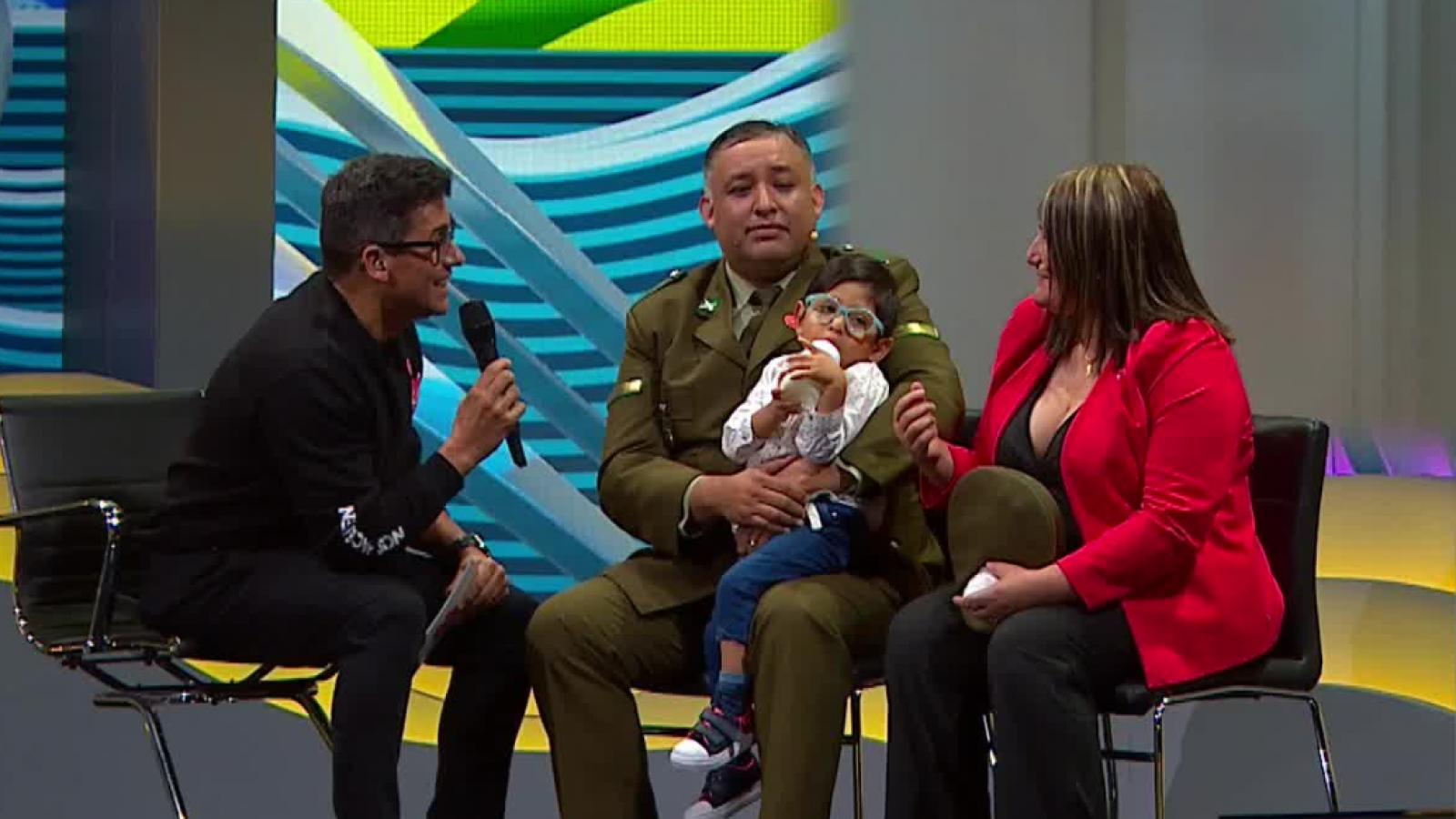 "La primera palabra que dijo fue papá": La rehabilitación de Carlitos, un pequeño con una tremenda familia adoptiva

