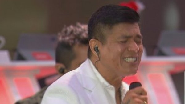 ¡Que levanten la mano, los que quieren ayudar!: El impecable show de Américo
