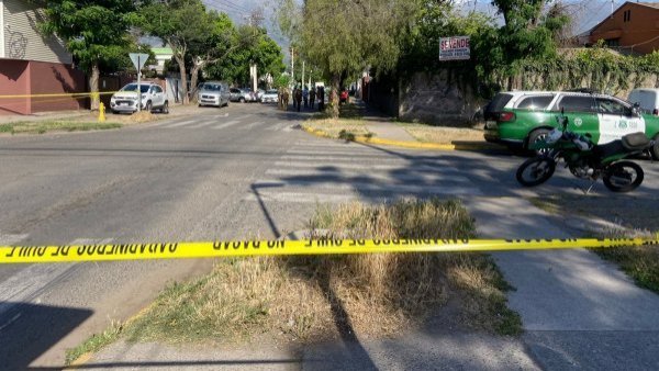 Carabinero frustró portonazo a mujer y mató a delincuente en Peñalolén
