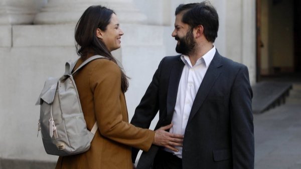 Irina Karamanos tras quiebre amoroso con Presidente Boric: “Seguiré apoyándolo incondicionalmente”
