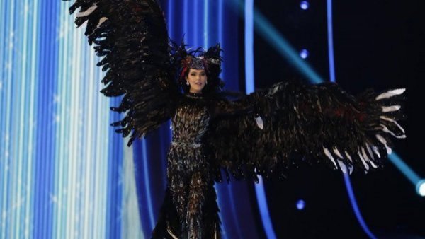 Celeste Viel se luce con majestuoso traje de cóndor en Miss Universo
