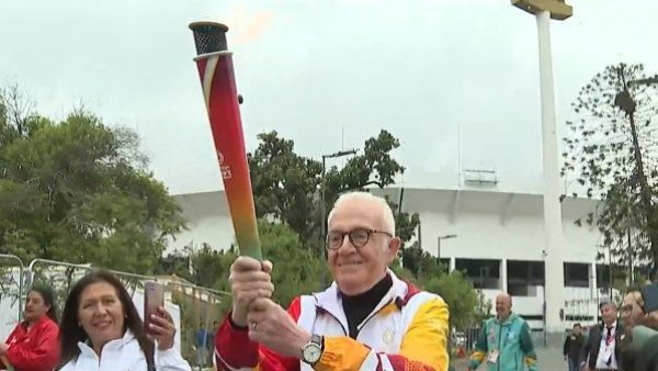 Un nuevo hito: Pedro Carcuro recibe la antorcha parapanamericana
