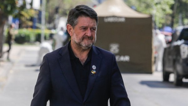 Gobernador Claudio Orrego insiste en Estado de Excepción
