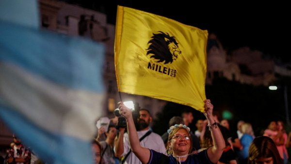 Tras victoria de Milei: Empresas argentinas registran gran alza en bolsa de Nueva York
