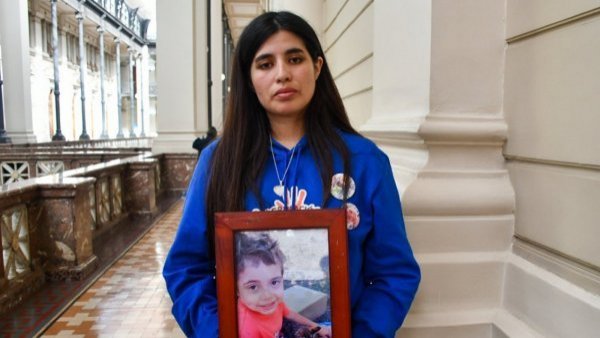 "Nos da esperanza": madre de Tomás Bravo reacciona a remoción de fiscal Marcela Cartagena
