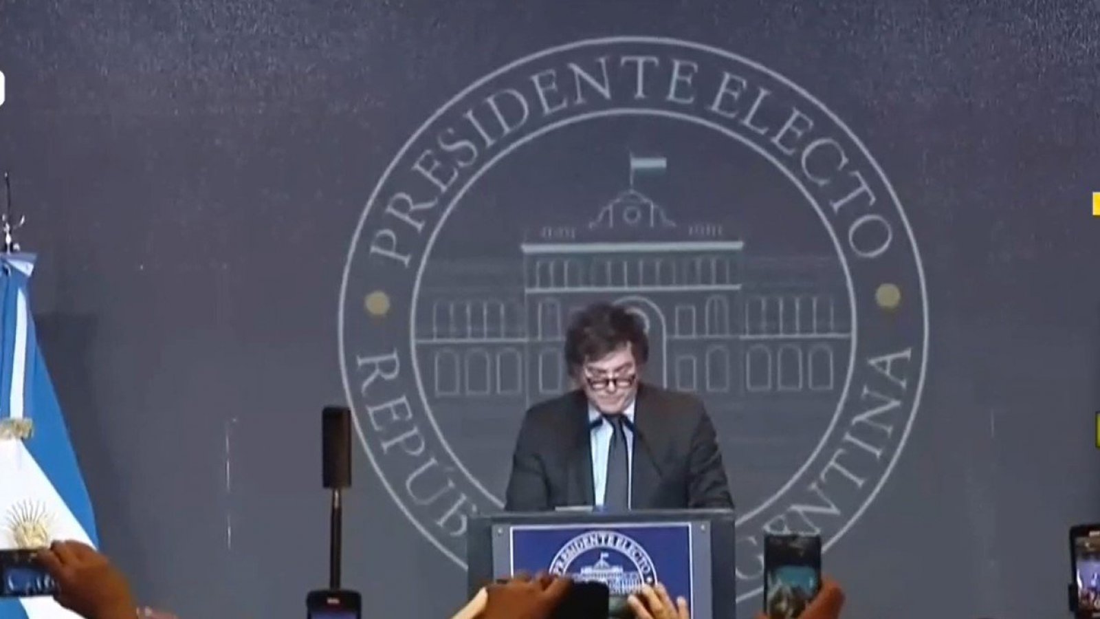 "Hoy comienza la reconstrucción de Argentina": Así fue el primer discurso de Javier Milei como presidente electo
