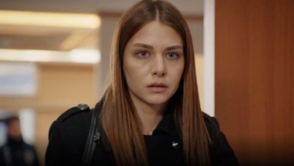 Me robó mi vida: Bahar impide que Ilyas se entregue a la policía
