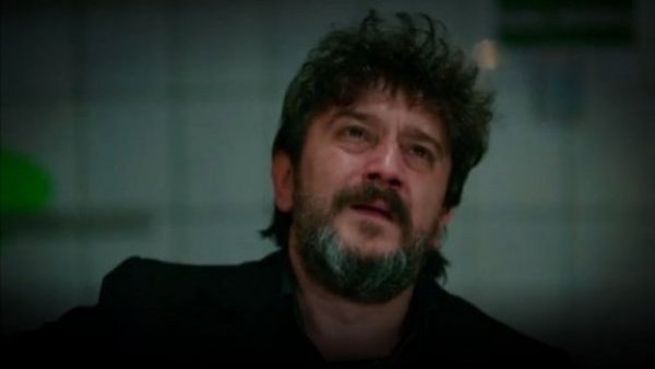 Me robó mi vida: Ilyas decide incendiar el local con él dentro para acabar con su vida
