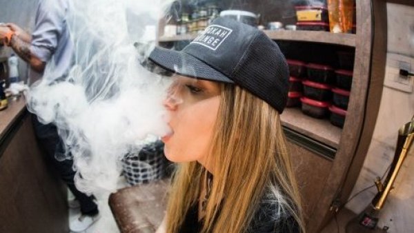 A partir de enero: Australia prohibirá la importación de vapeadores
