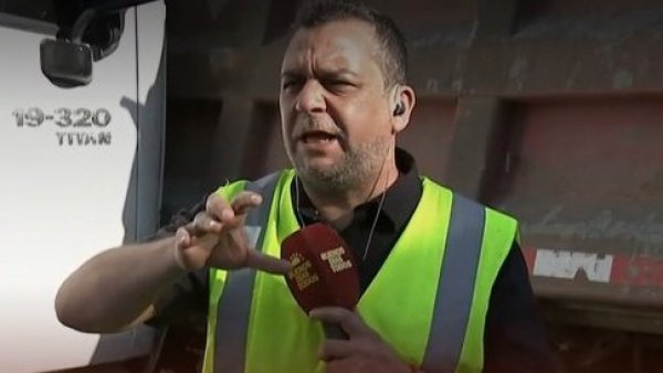 Periodista del BDAT captó un choque en vivo mientras informaba accidente en autopista
