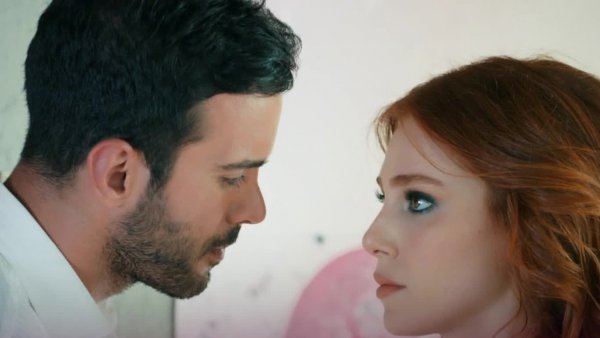 "Es hora de que tú y yo hablemos": Revisa un adelanto de este viernes de "Amor en Juego"
