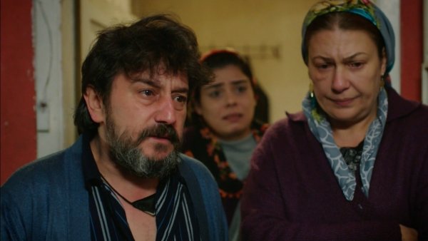 Me robó mi vida - T1E139 | Ilyas pide el divorcio
