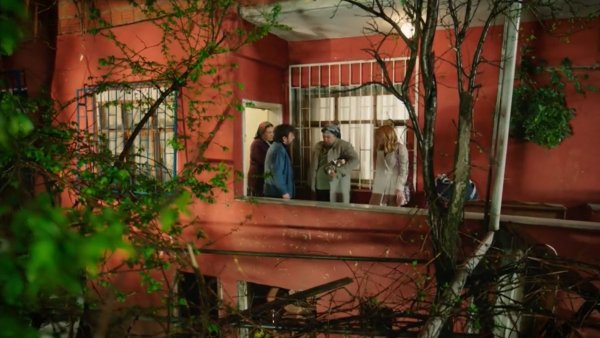 "Ninguna de las dos puede entrar": Mira el momento de "Me robó mi vida"
