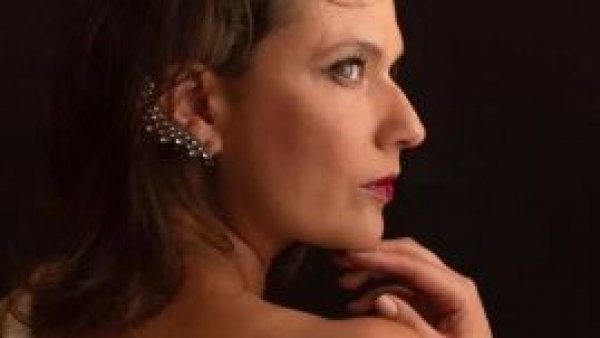 Sin vedettos y con famosas invitadas: así fue la despedida de soltera de Catherine Mazoyer
