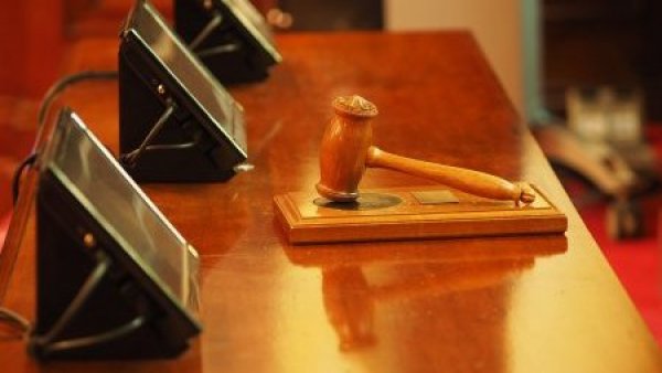 Juez rebaja pena a abusador porque consideró "corta" una violación de 11 minutos