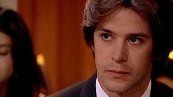 Lucas le pide a Jade una cita a solas: Mira el momento de hoy de "El Clon"
