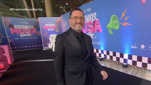 Así fue el paso de Eduardo Fuentes por la Alfombra Musa 2023
