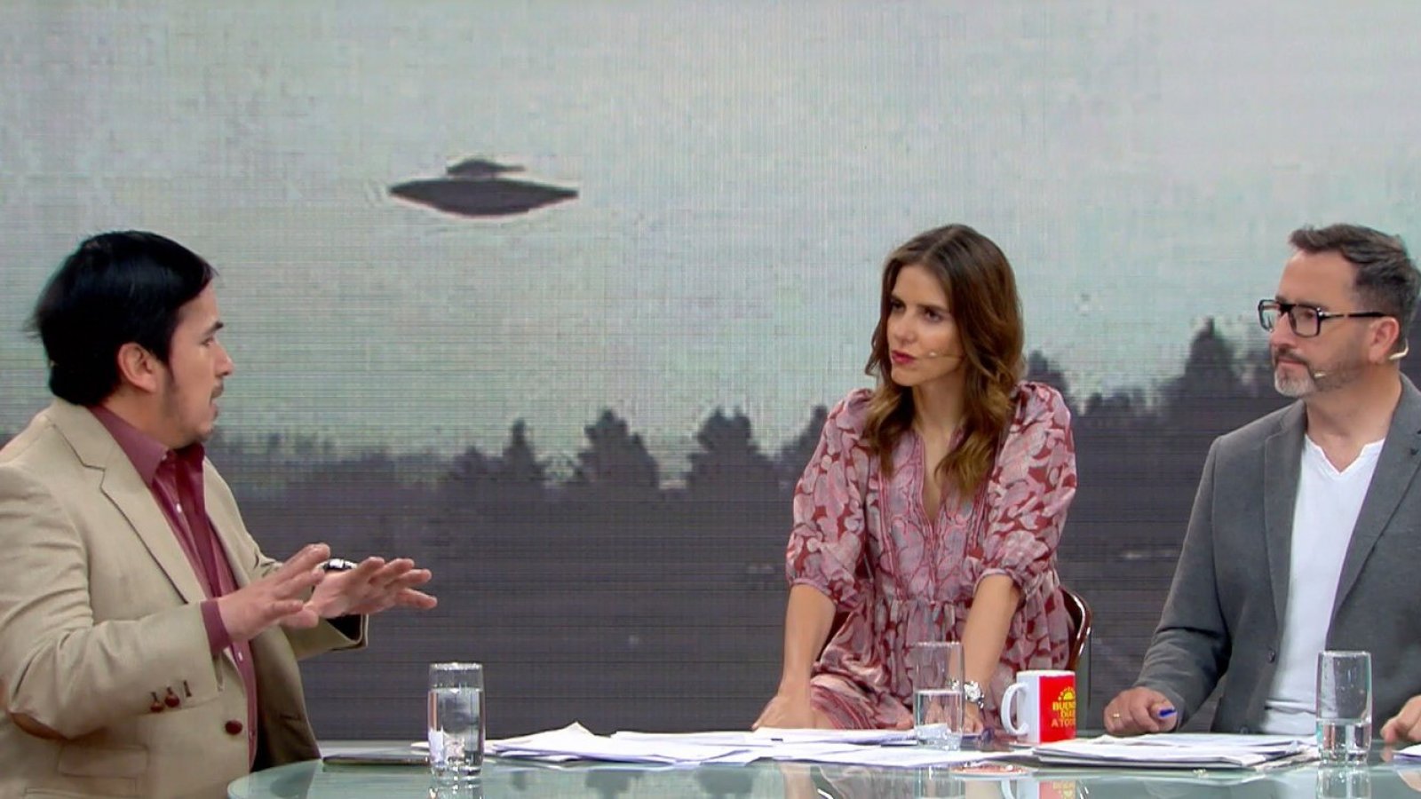¿Meteoritos, chatarra espacial u ovnis? Misteriosas luces y objetos en el cielo de Chile
