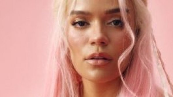 Karol G estrena canción para agradecer lo bueno que vivió en 2023

