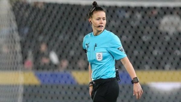 Una mujer arbitrará por primera vez un partido de la Premier League
