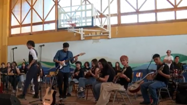 Glup! los fue a visitar: alumnos de colegio reciben emocionante sorpresa