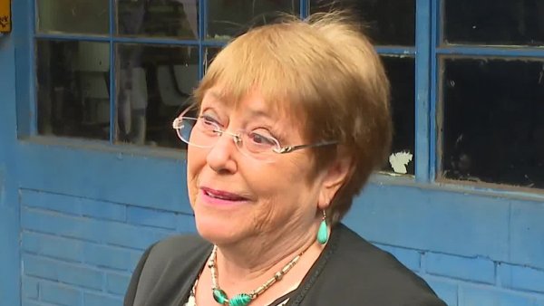Expresidenta Bachelet: "Yo siempre prefiero algo malo que algo pésimo"
