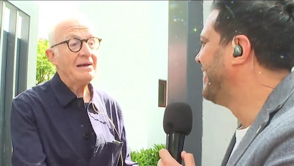 Fuimos a buscar a Pedro Carcuro para acompañarlo a votar
