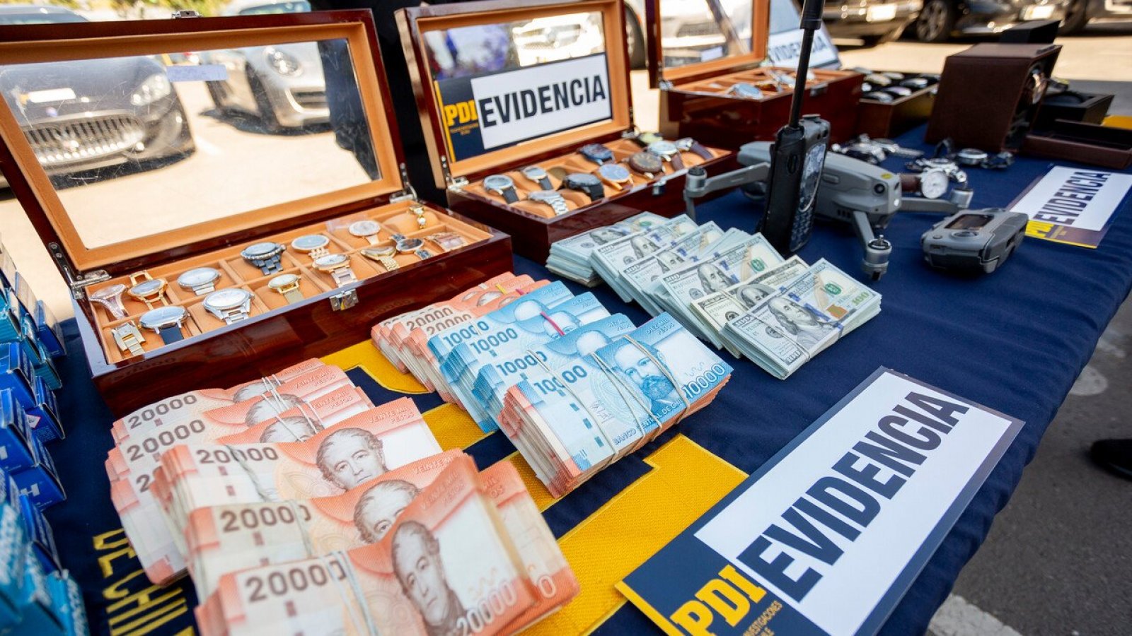 343 autos, 47 propiedades, armas y droga: Autoridades entregan detalles y evidencias del megafraude al fisco
