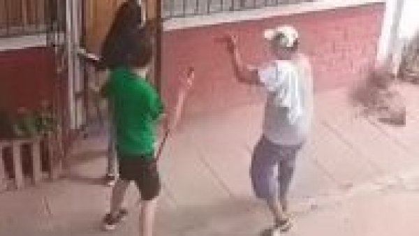 VIDEO | Pelea en Cerrillos terminó con una joven muerta por un corte con cuchillo