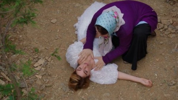 ¡Salven a Efsun! Revive el momento de "Me robó mi vida"

