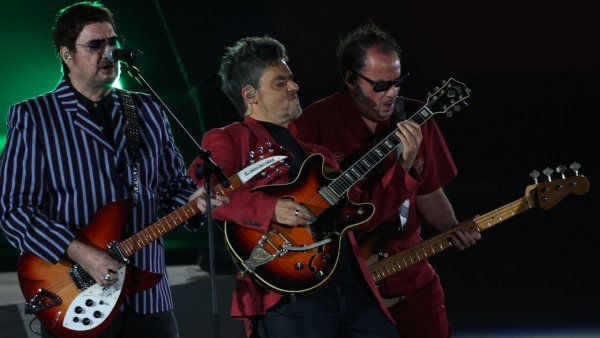 Lanzan edición especial de la Tarjeta Bip! en homenaje a Los Tres