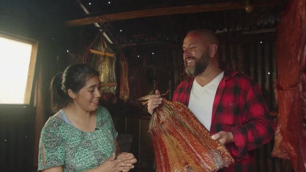 Hacedor de Hambre atrapado por sabores de alimentos ahumados
