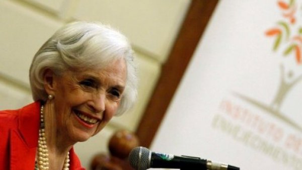 La primera Carmela de "La Pérgola de las flores": Fallece la destacada actriz Carmen Barros
