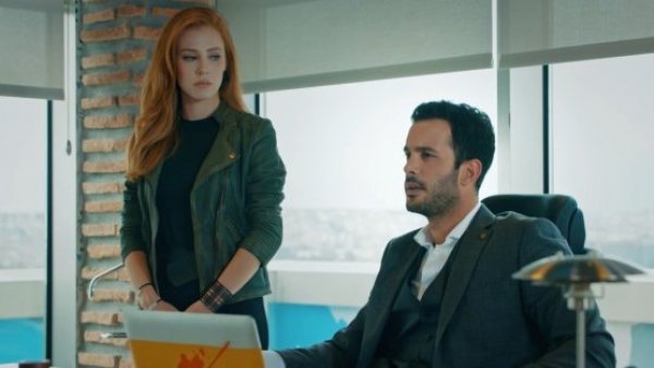 Amor en Juego - T1E32 | La complicidad de Defne y Omer
